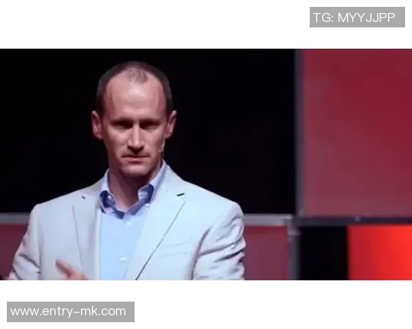 流浪者后卫迪容斯特林因车祸被捕起诉涉违规驾驶引发关注