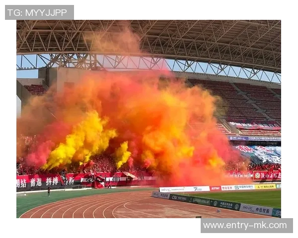 科贝电台报道坎塞洛已抵达巴萨明日将正式亮相引发球迷热议